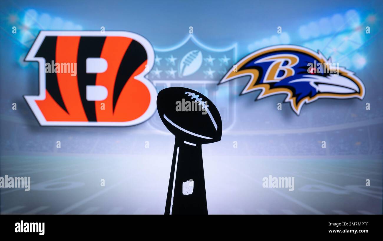 CINCINNATI, États-Unis, 10 JANVIER 2023 : Baltimore Ravens contre Cincinnati Bengals. NFL Wild Card Round 2023, Silhouette of Vince Lombardi Trophée for the winn Banque D'Images