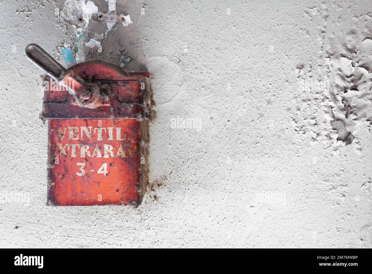 Italie, Vénétie, interrupteur à bascule électrique hors service dans un ancien bâtiment industriel Banque D'Images