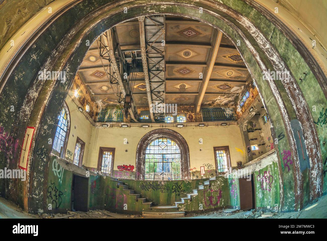 Italie, Vénétie, ancien entrepôt abandonné, bâtiment industriel en décomposition, décomposition industrielle Banque D'Images