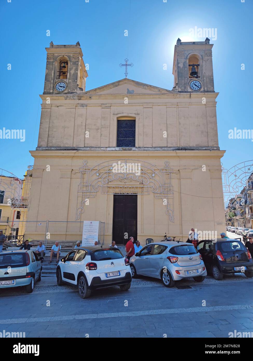 Église paroissiale de la Piazza Garibaldi de Campofelice di Roccella Sicile Banque D'Images