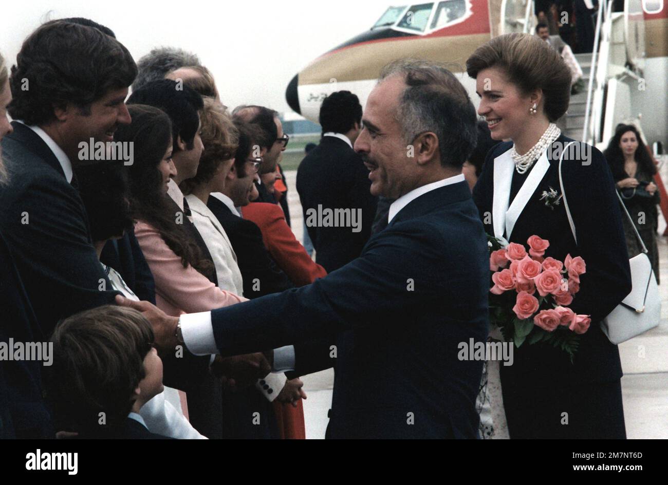 Le roi et la reine Hussein Bin-Talal de Jordanie sont accueillis à leur arrivée aux États-Unis pour une visite. Base: Andrews Air Force base État: Maryland (MD) pays: États-Unis d'Amérique (USA) Banque D'Images