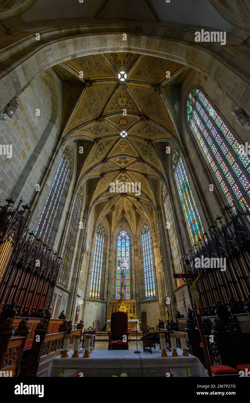 Bratislava, Slovaquie. Intérieur de St. Cathédrale de Martin, une cathédrale catholique romane gothique datant de 13th ans Banque D'Images