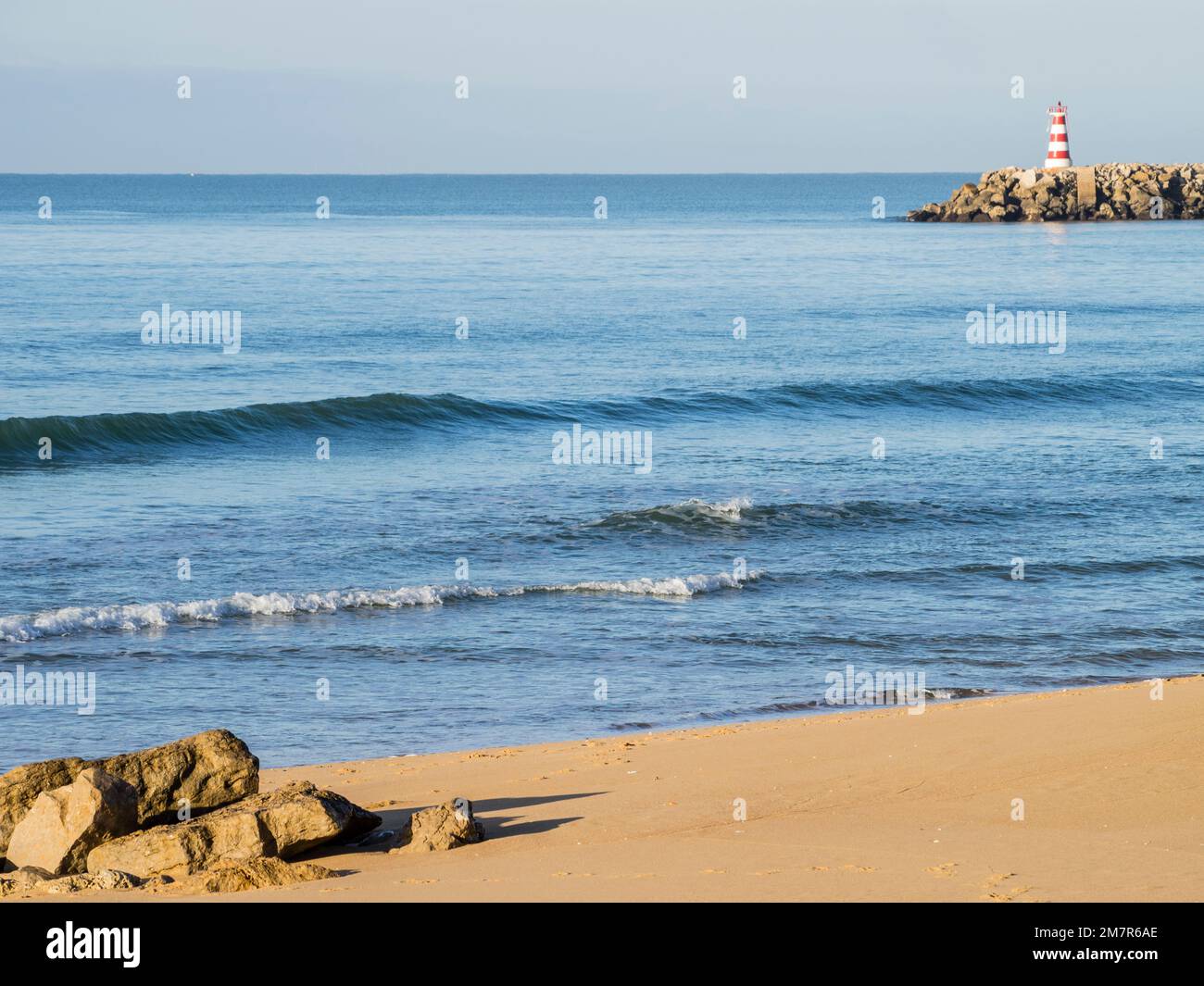 Plage à Winter Sunshine, Vilamoura, Algarve, Portugal, Europe Banque D'Images