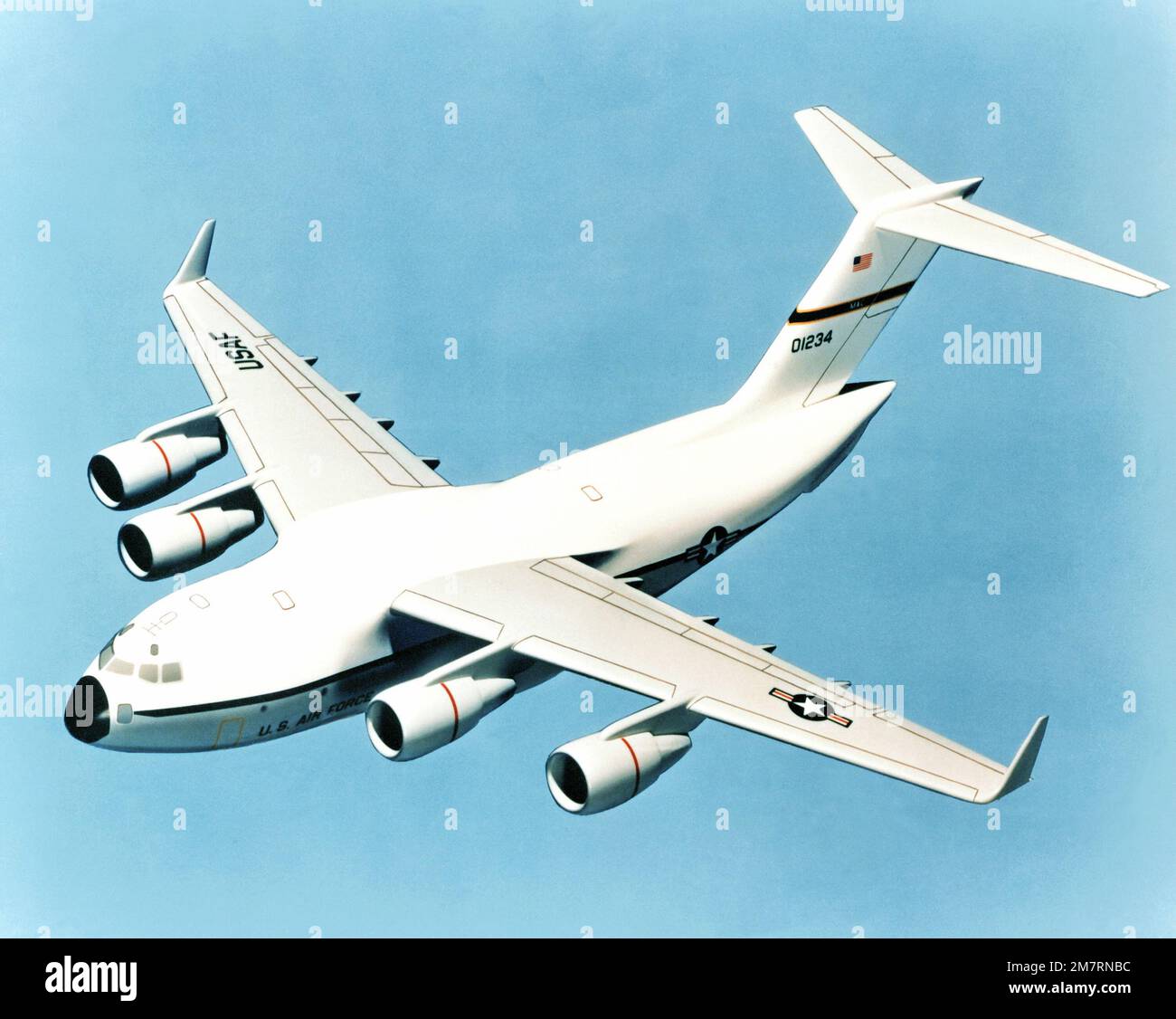 Un concept d'artiste de la conception d'avion expérimental de fret proposé par McDonnell Douglas. L'avion est un avion turboventilateur toutes saisons à longue portée, ravitaillable en air, conçu pour fonctionner à partir de petits aérodromes. Pays : inconnu Banque D'Images