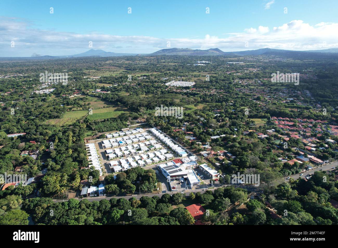 Résidentiel en vert naturel d'amérique centrale arrière-plan vue aérienne de drone Banque D'Images