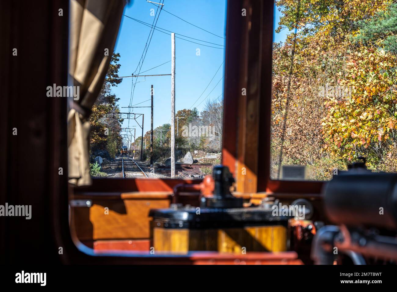 Vue sur la piste depuis l'intérieur de la promenade en tramway au musée Seashore Trolley Banque D'Images