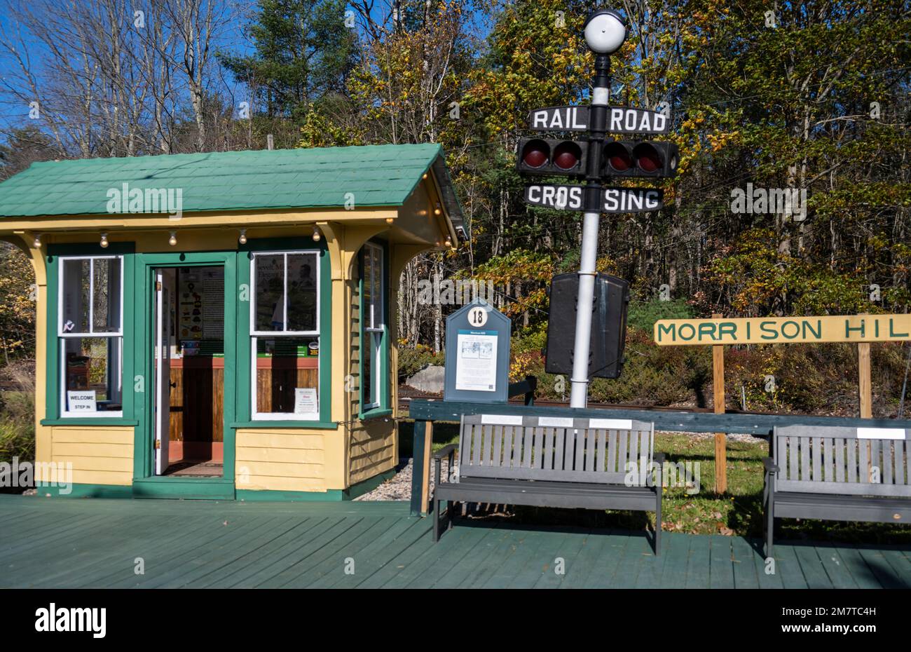 La gare de Morrison Hill s'arrête au Seashore Trolley Museum, où les visiteurs peuvent descendre pour se promener sur le campus Banque D'Images