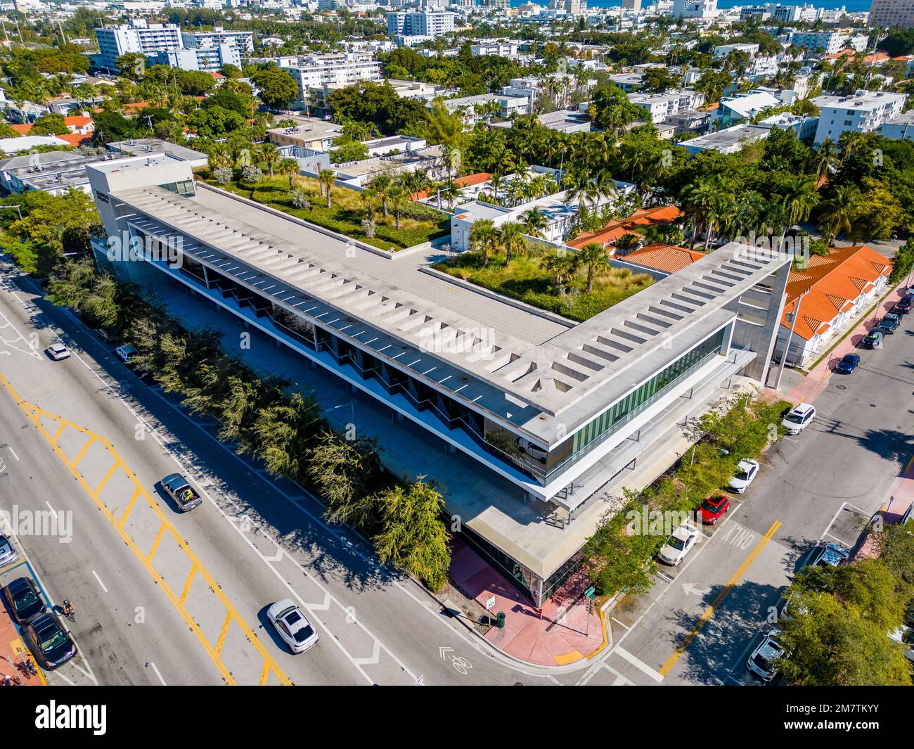 Miami Beach, FL, Etats-Unis - 10 janvier 2023: Photo aérienne Baptist Health Building Miami South Beach Alton Road Banque D'Images