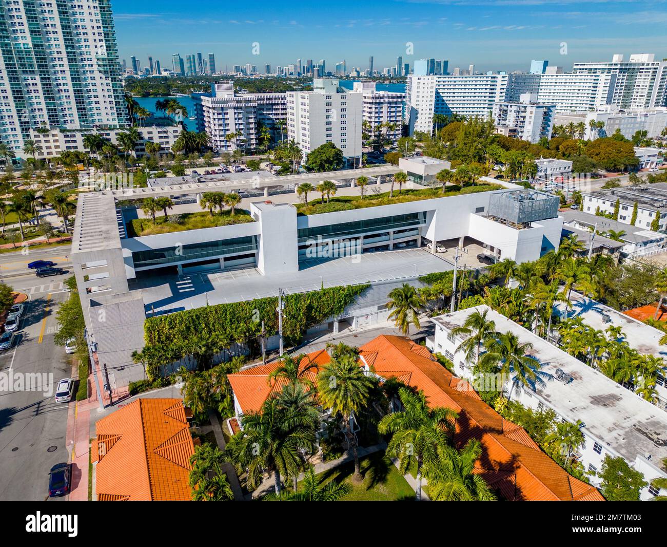Miami Beach, FL, Etats-Unis - 10 janvier 2023: Photo aérienne Baptist Health Building Miami South Beach Alton Road Banque D'Images