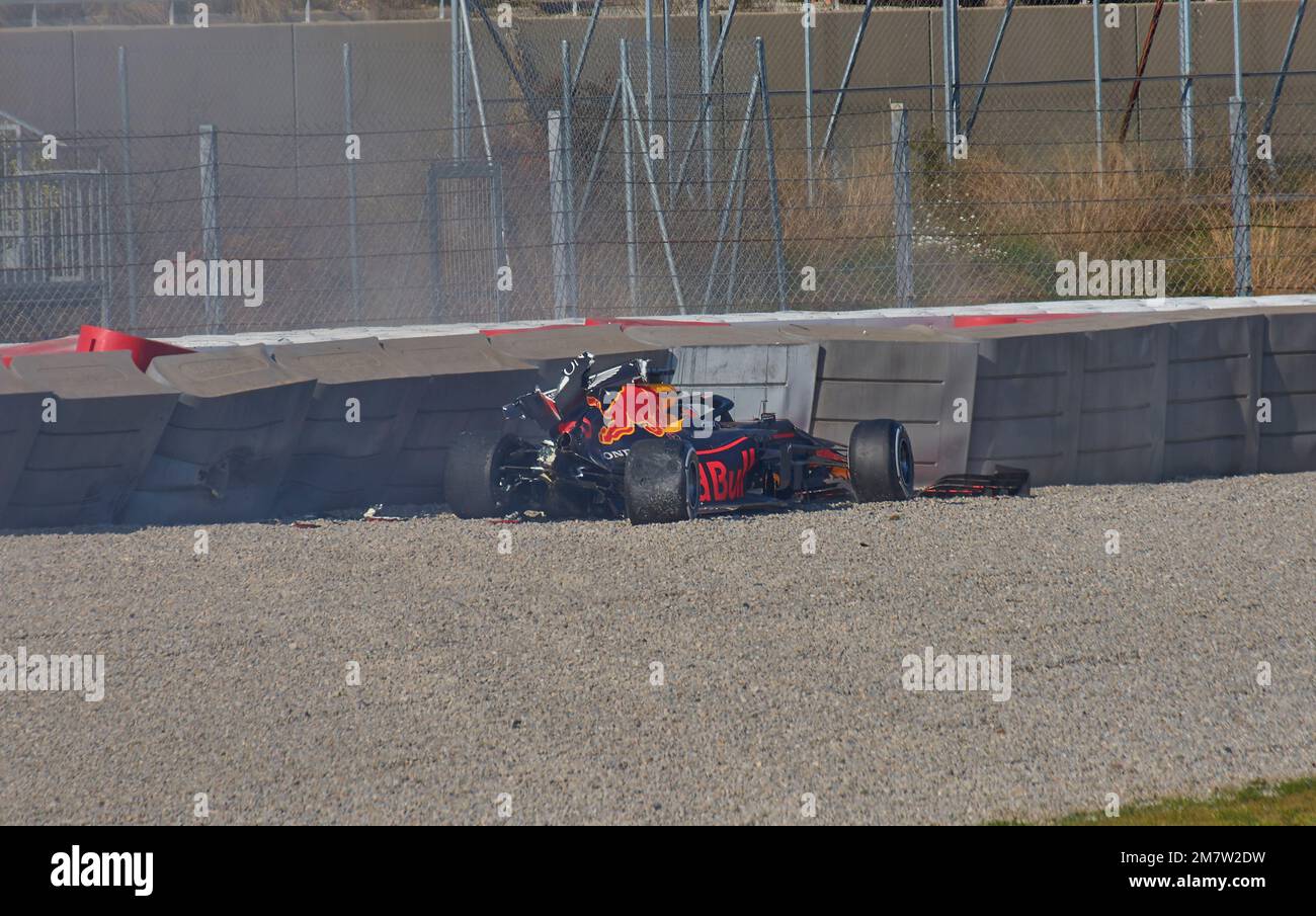 29.02.2019. Montmeló, Espagne, Pierre Gasly accident contre les protections le dernier jour de l'épreuve pré-saison 2019 Banque D'Images