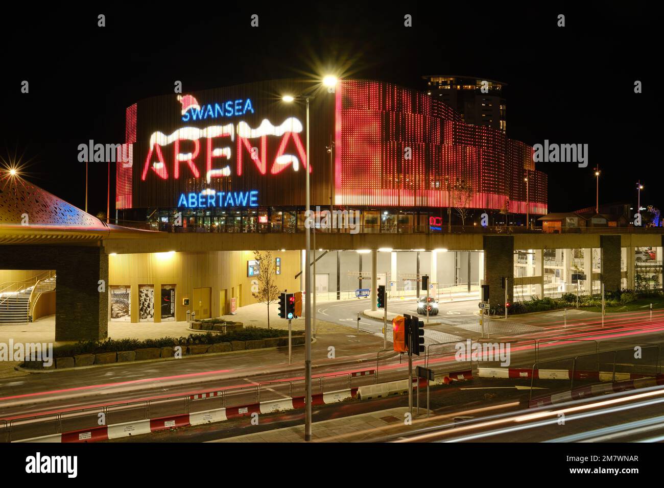 Swansea Arena la nuit Banque D'Images