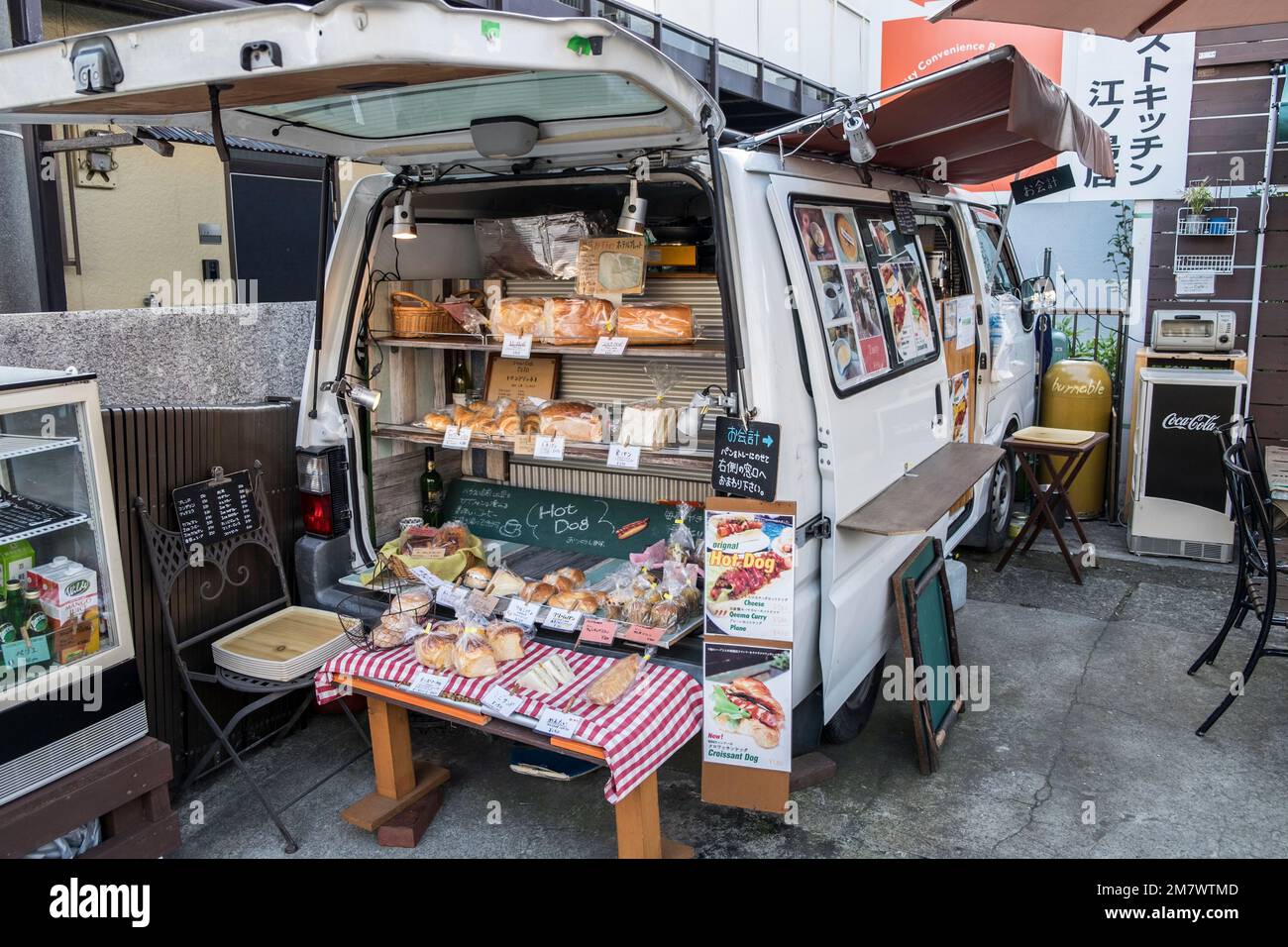 Japon, Kamakura: Camion alimentaire, épicerie inhabituelle Banque D'Images