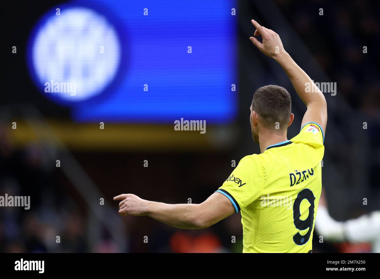 Edin Dzeko du FC Internazionale gestes pendant le match de football de Coppa Italia entre le FC Internazionale et Parme Calcio. Le FC Internazionale remporte 2-1 victoires sur Parme Calcio. Banque D'Images