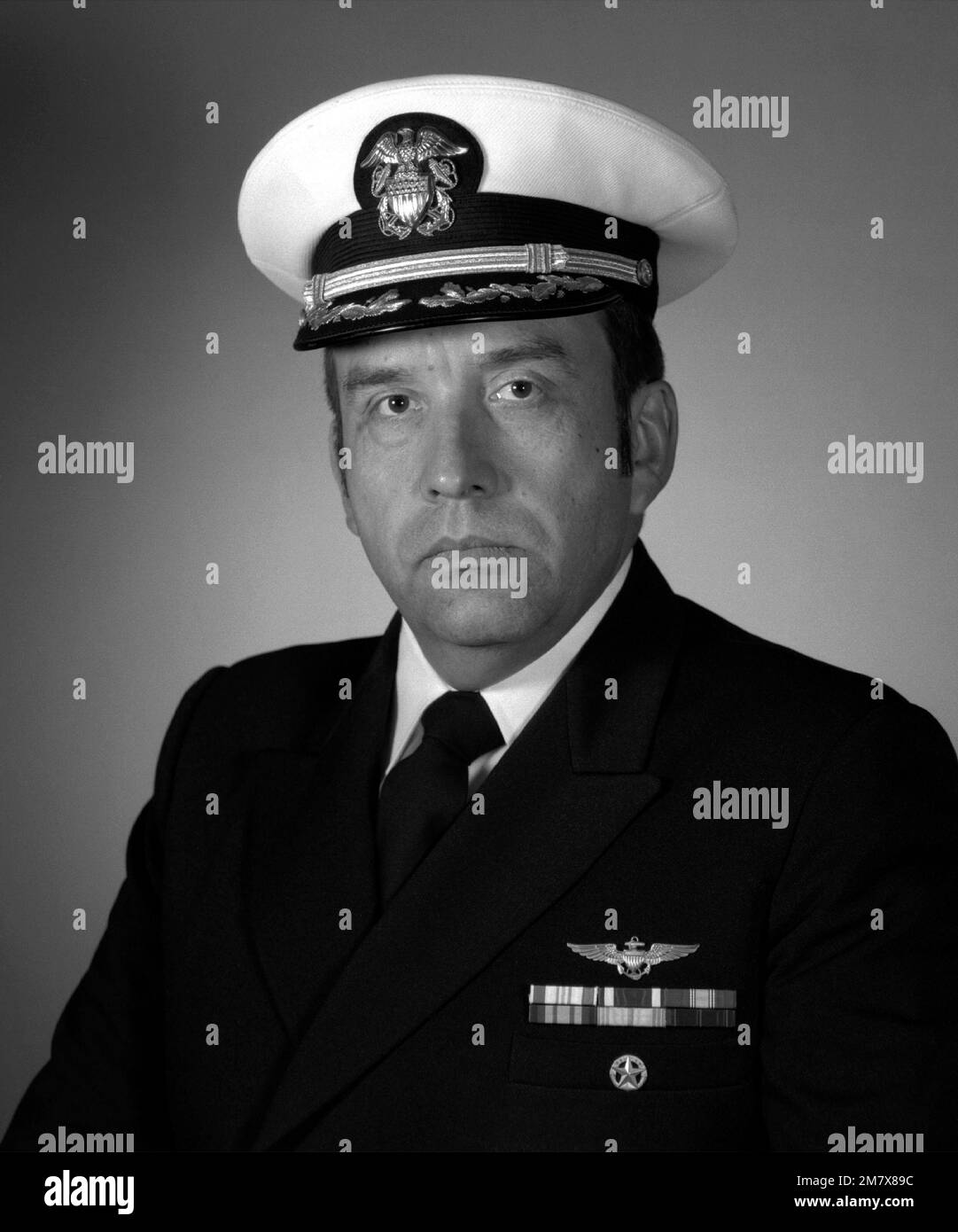 CAPT Robert C. Johnson, USN (couvert). Pays : inconnu Banque D'Images