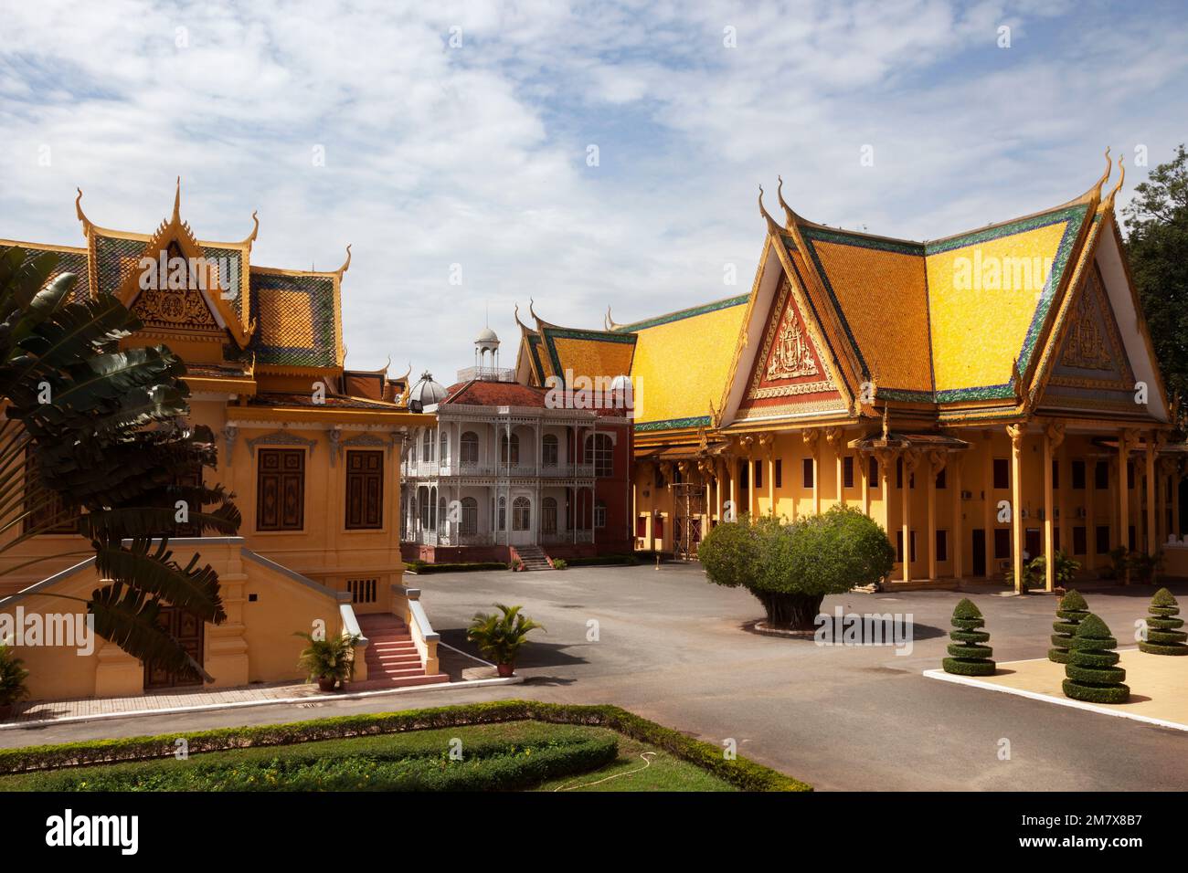 À l'intérieur des jardins du palais royal au Cambodge Banque D'Images