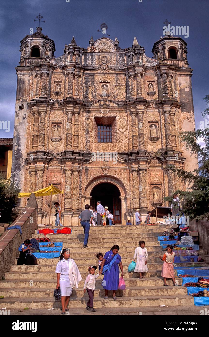 templo-de-santo-domingo-san-banque-de-photographies-et-d-images-haute