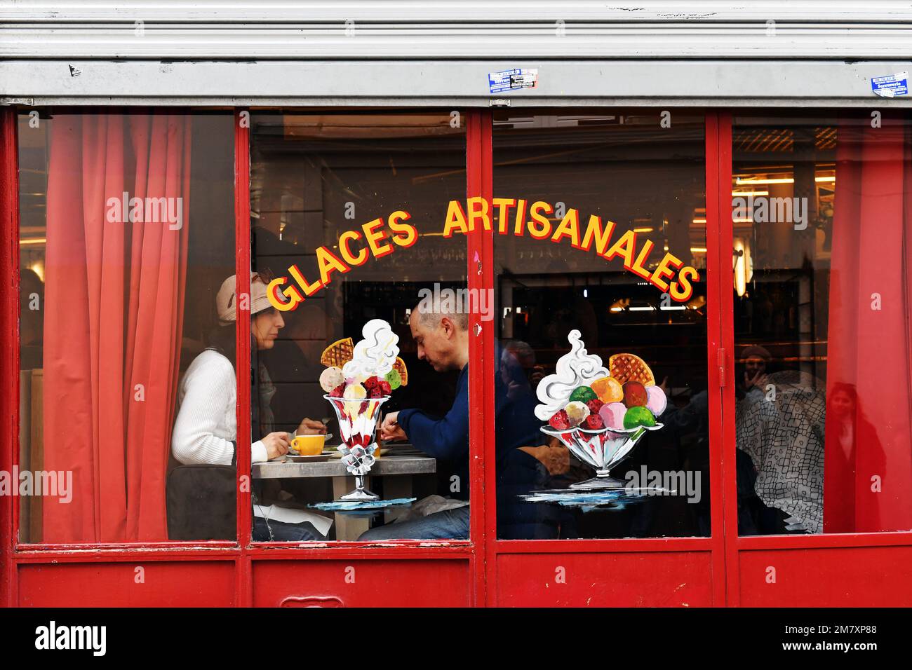 Aux deux Moulins bistrot parisien - Montmartre - Paris - France Banque D'Images