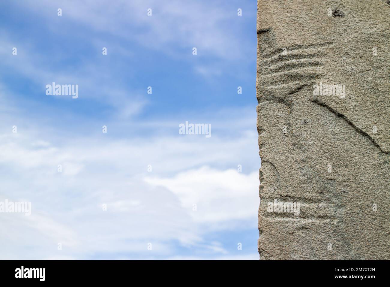 Dunloe Ogham Stone, une pierre d'Ogham avec des inscriptions utilisant ces premiers caractères de l'alphabet médiéval pour écrire le début de la langue irlandaise, près de l'écart de Dunloe mountai Banque D'Images