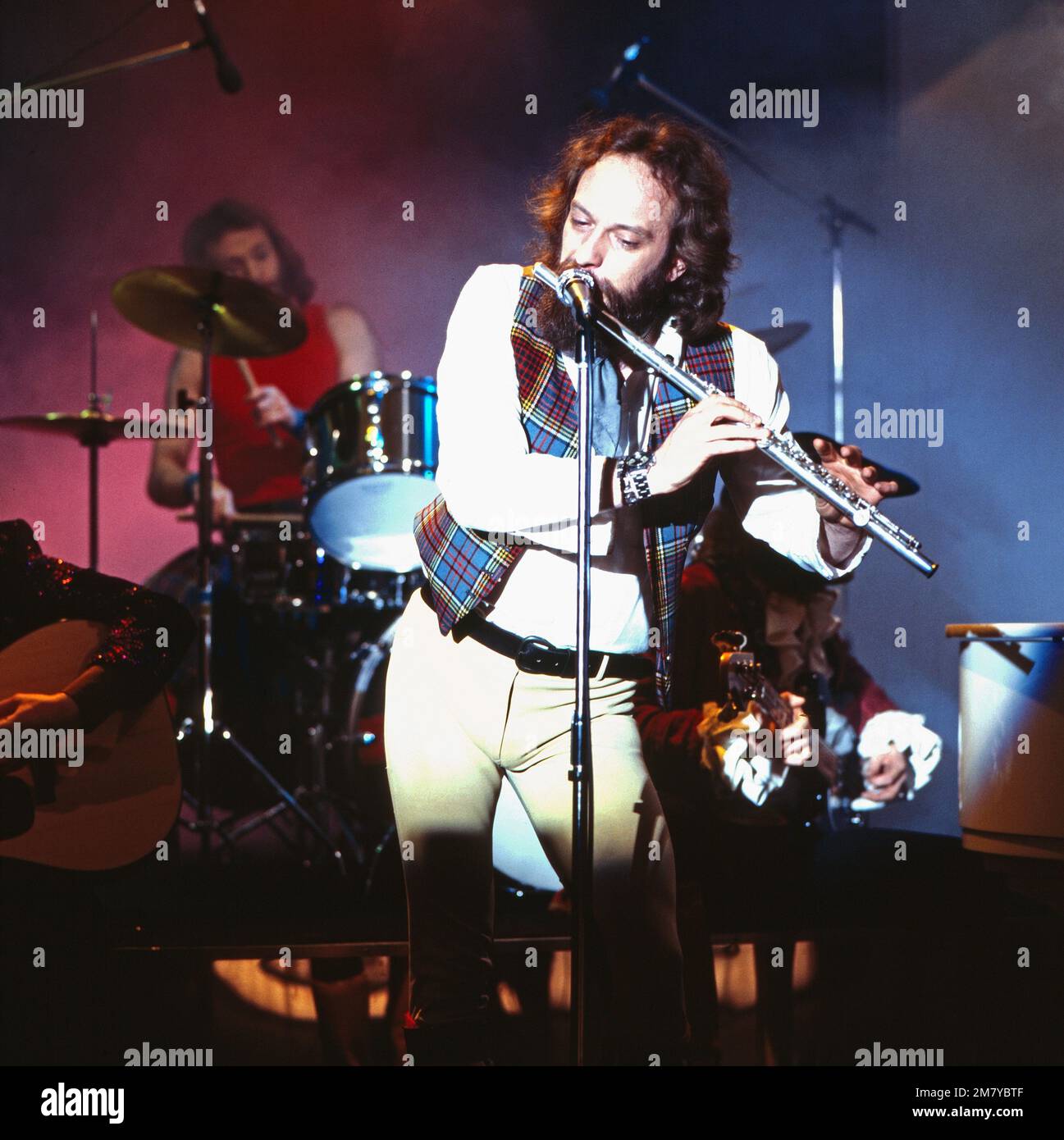 Rockpop, Konzert- und Live-Musik-Sendereihe, Deutschland 1977 - 1982,  Sendung vom 3. Juni 1978, live on stage: Ian Anderson von der britischen  Rock Band 'Jethro Tull' mit seiner Querflöte Photo Stock - Alamy
