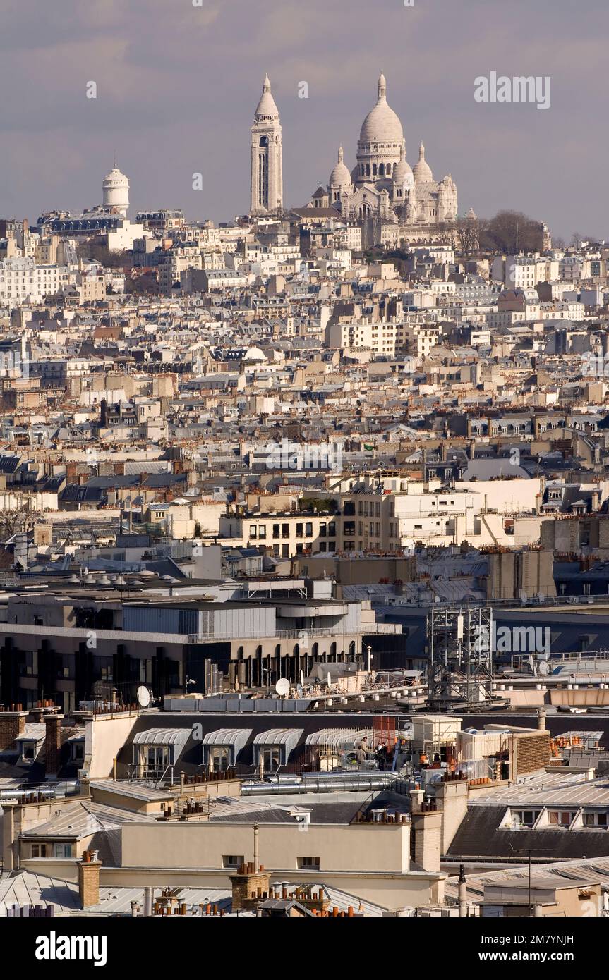 Vue sur le Sacré coeur de Montmartre et les toits de Paris, France Banque D'Images