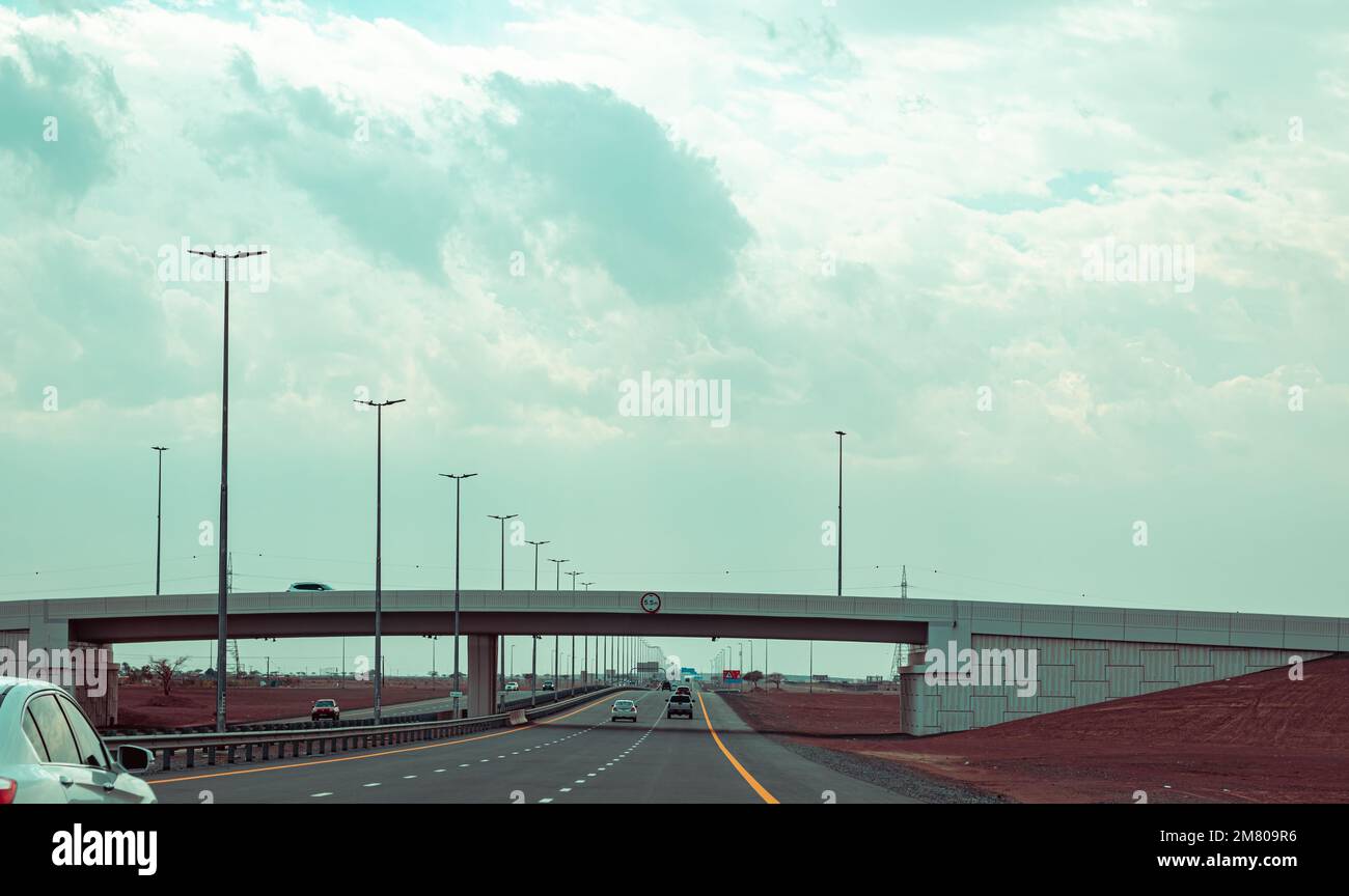 Dubaï, Émirats arabes Unis- 08.01.2023. Barrage de Hatta, routes de Sharjah, Sharjah. Photo de haute qualité Banque D'Images