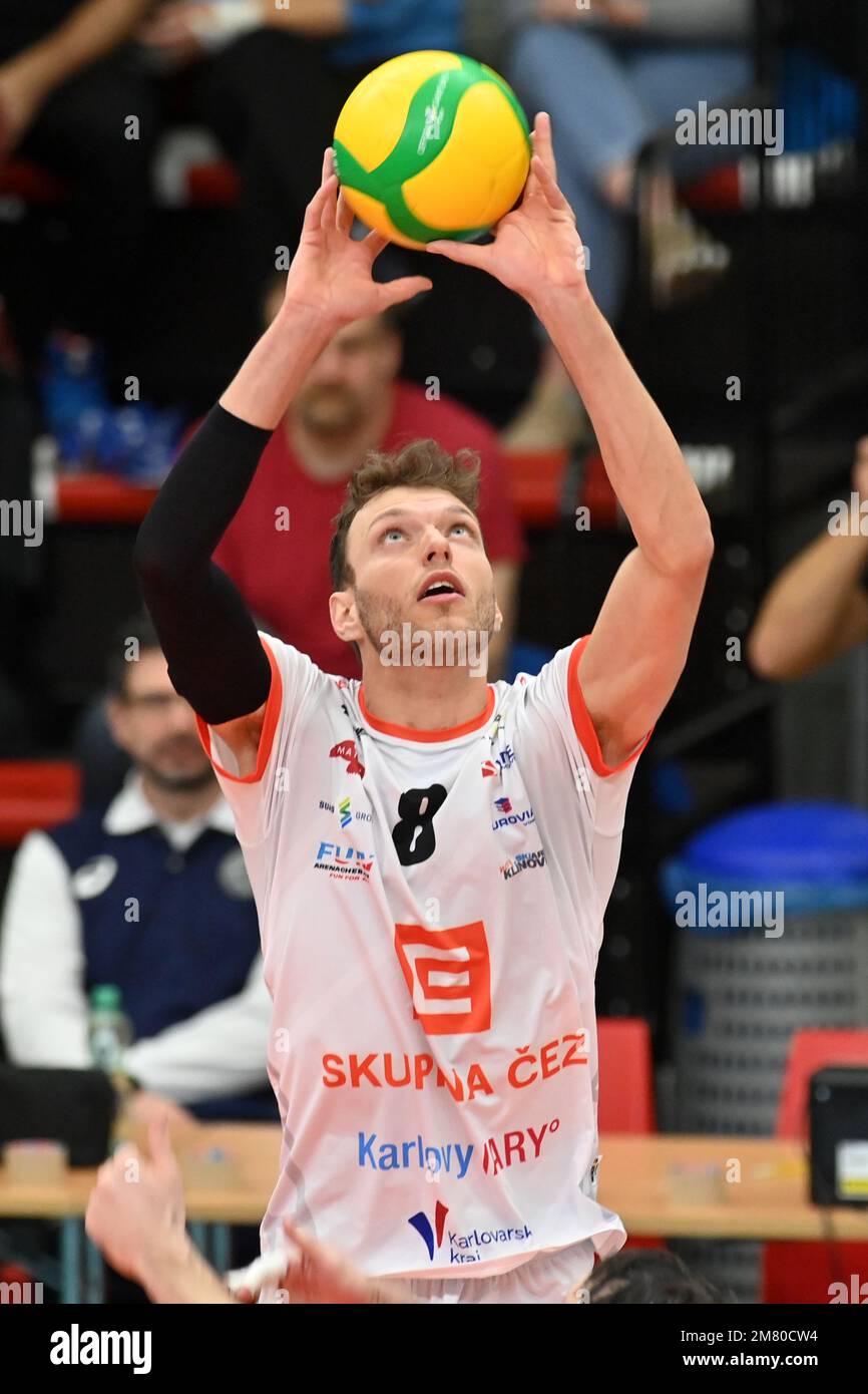 Karlovy Vary, République tchèque. 11th janvier 2023. Wessel Keemink de Vary en action pendant la Ligue des champions hommes de volley-ball, 5th tour, groupe D, match VK Karlovarsko - Grupa Azoty Kedzierzyn - Kozle, à Karlovy Vary, République Tchèque, sur 11 janvier 2023. Crédit: Slavomir Kubes/CTK photo/Alamy Live News Banque D'Images