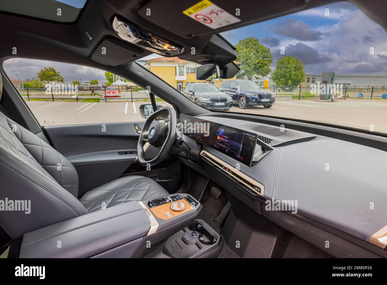 Belle vue de l'intérieur voiture électrique BMW iX40. Banque D'Images