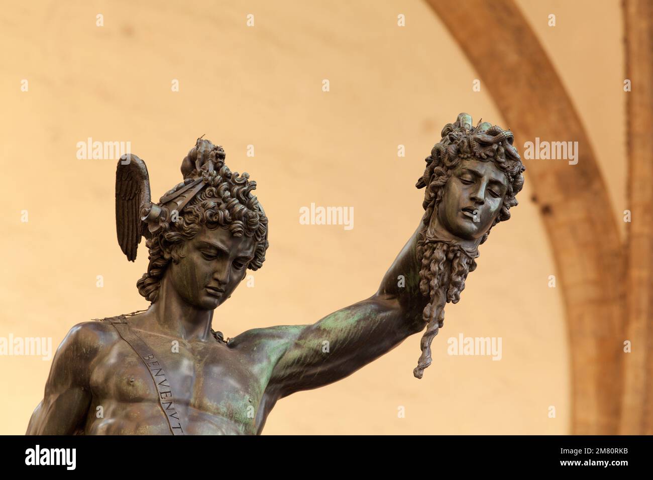 FLORENCE, ITALIE, LE 25 AOÛT 2014. Gros plan sur Perseus, la tête de Medusa sur la Piazza Della Signoria. Cellini en 1545. Éditorial Banque D'Images