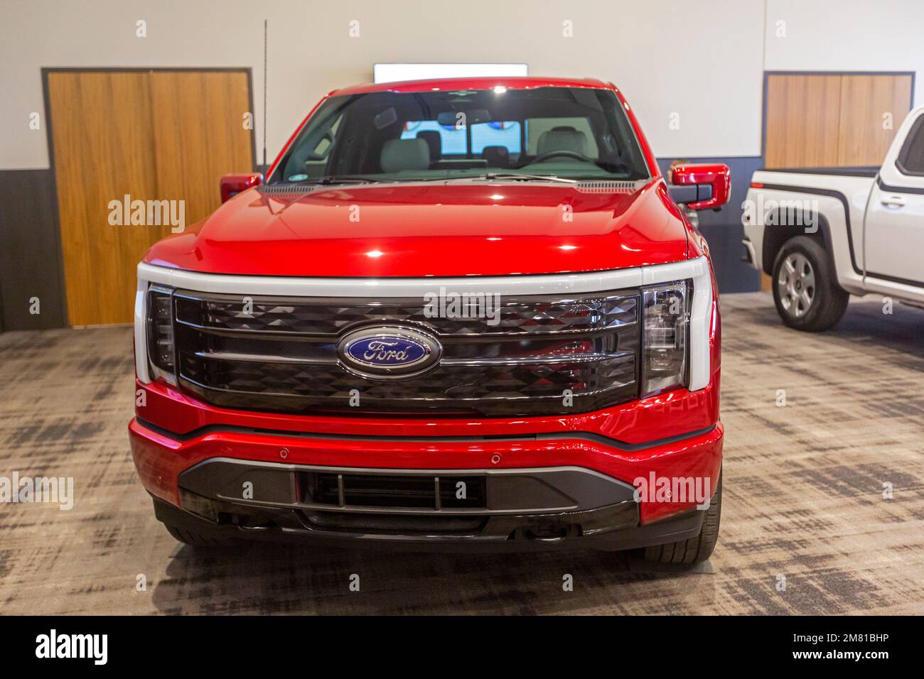Pontiac, Michigan, États-Unis. 11th janvier 2023. Le camion électrique Ford F-150 Lightning a été nommé gagnant du prix du camion nord-américain de l'année. Les prix annuels de voiture, camion et véhicule utilitaire nord-américain de l'année (NACTOY) sont jugés par un panel de 50 journalistes automobiles professionnels. Tous les finalistes pour le véhicule utilitaire de l'année étaient des véhicules électriques. Crédit : Jim West/Alay Live News Banque D'Images