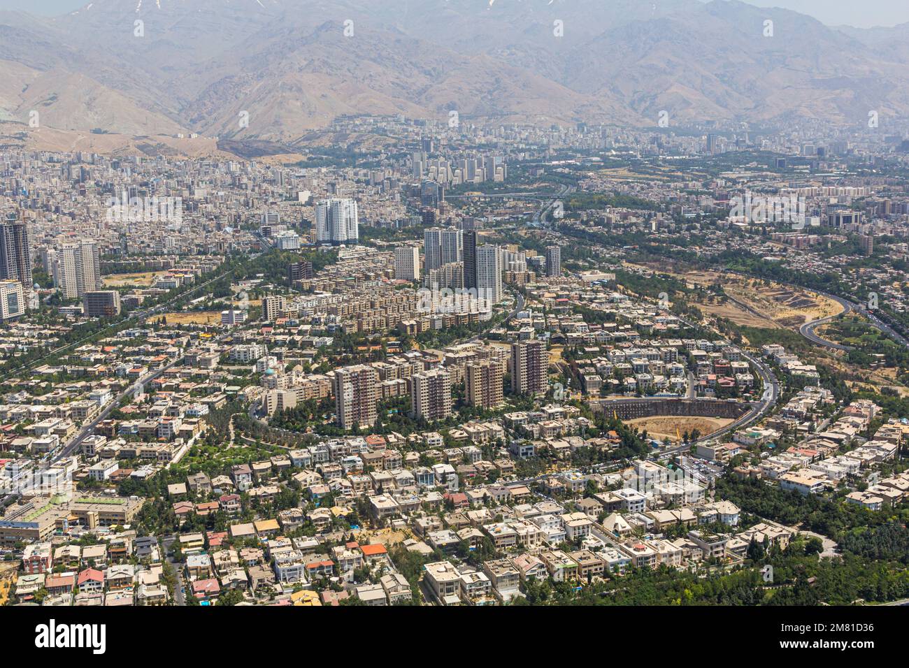 Vue aérienne des montagnes d'Alborz et de Téhéran, capitale de l'Iran. Banque D'Images