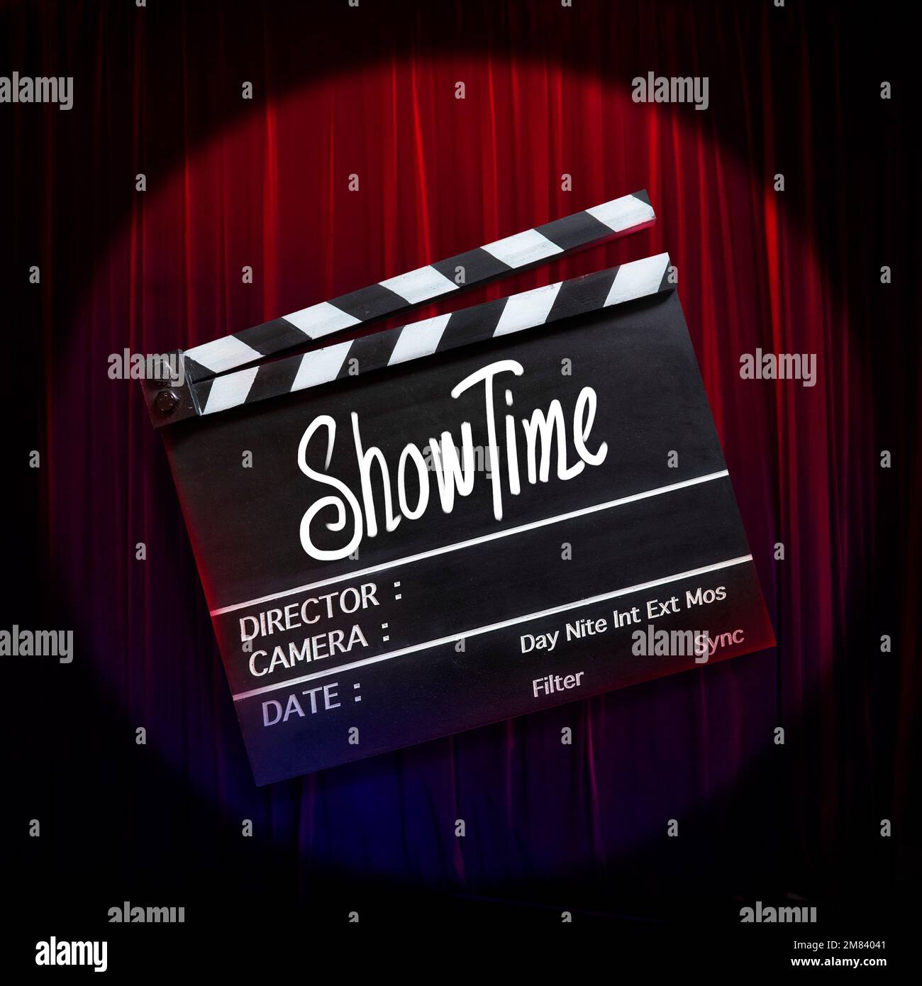 Showtime.Handwriting sur le film ardoise.storytelling inspiration.Broadway théâtre, spectacle en arrière-plan. Banque D'Images