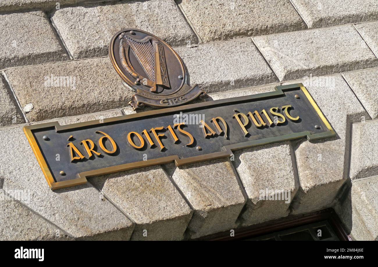 Un logo historique de la poste, bureau de poste général, ARD-Oifig un Phoist, O'Connell Street, Dublin Banque D'Images