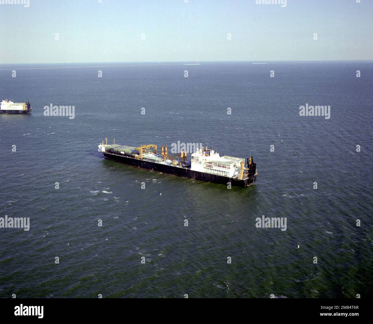 Vue en hauteur du quartier portuaire du navire de prépositionnement maritime SS PFC. EUGENE A. OBREGON (T-AK-3006). Pays : inconnu Banque D'Images