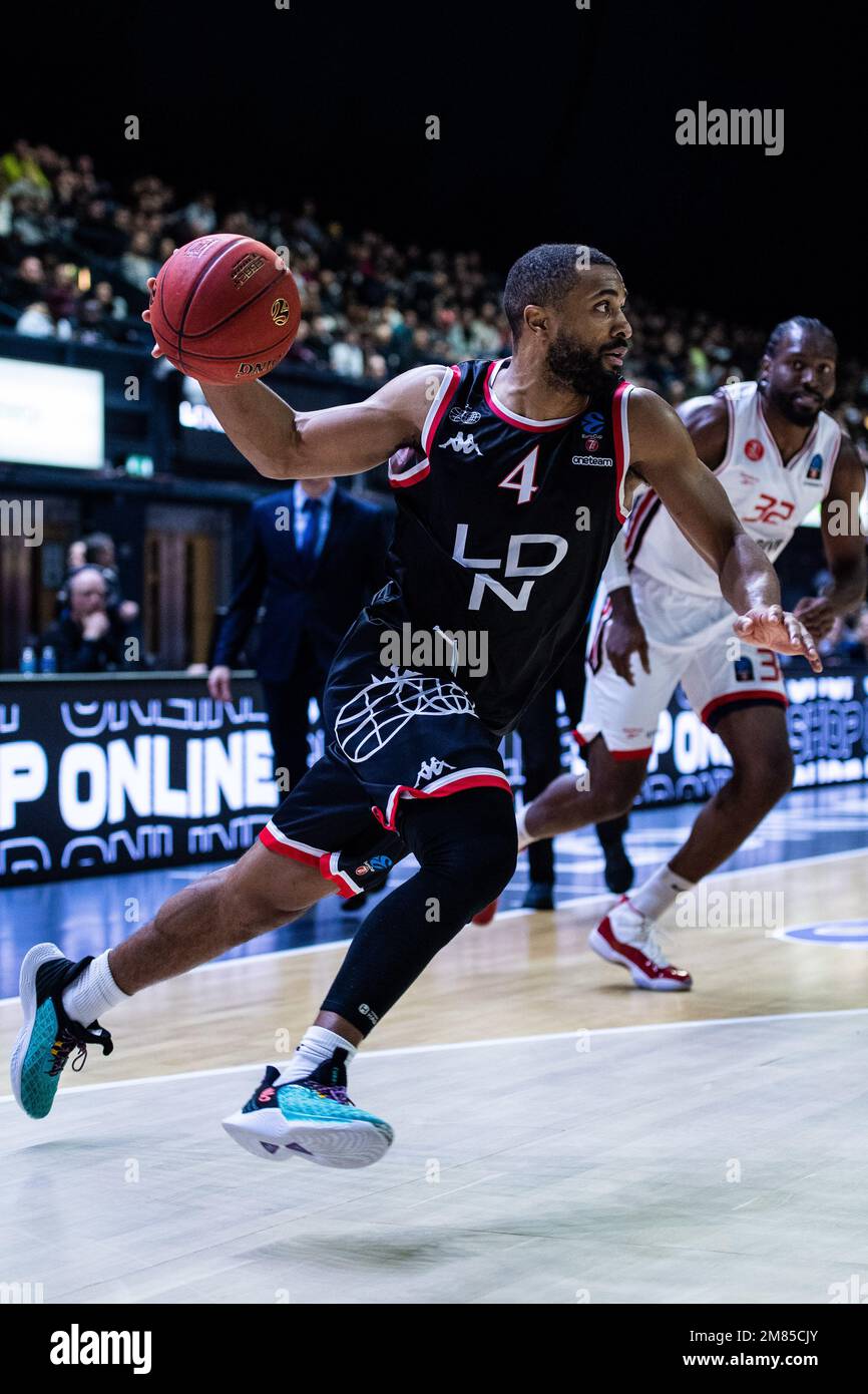 LONDRES, ANGLETERRE - JANVIER 11 : les Jordan Taylor of London Lions se promènent à la basket lors du match de l'Eurocup entre les London Lions et Hapoel tel Aviv à OVO Banque D'Images