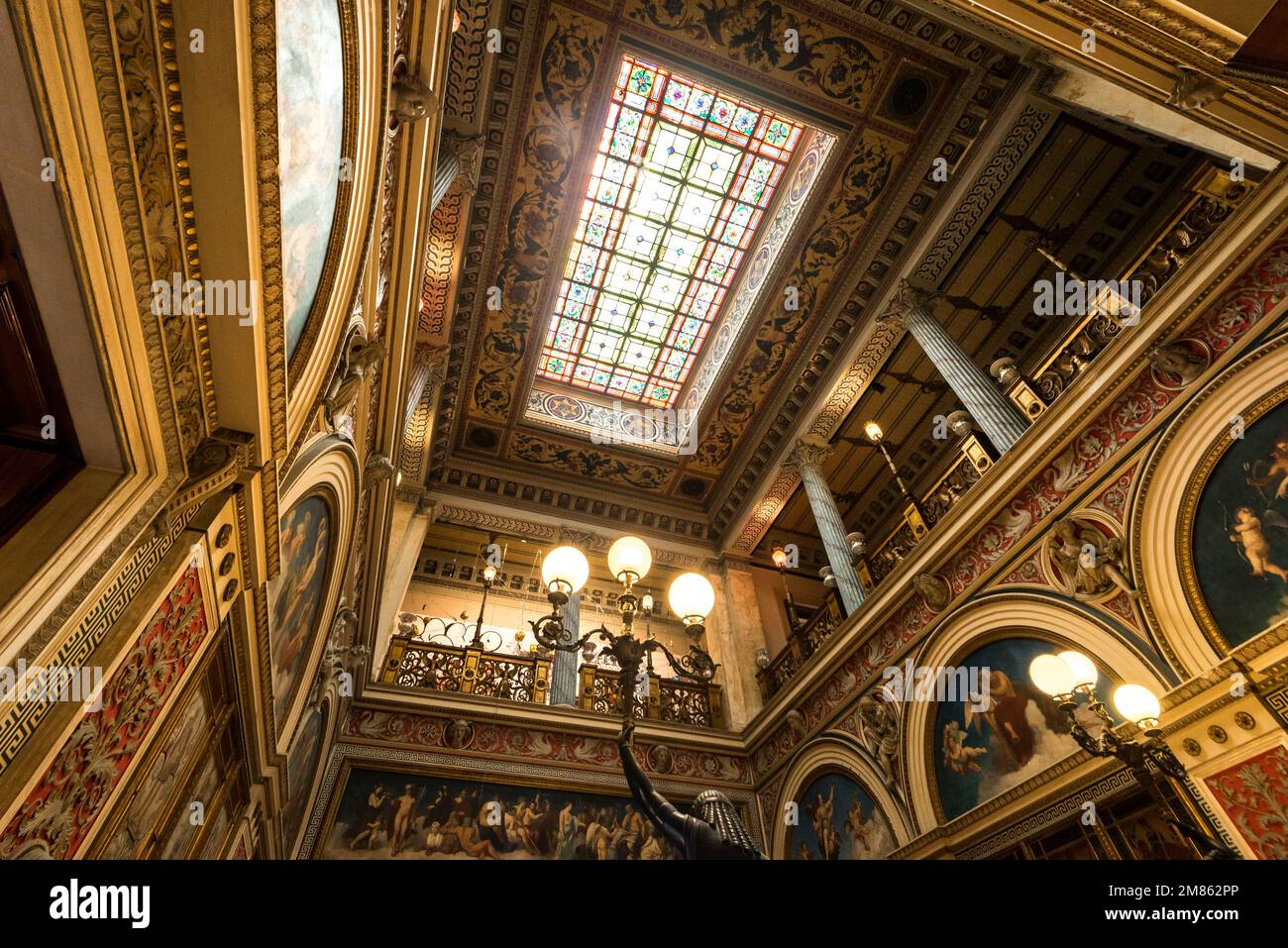 Rio de Janeiro, Brésil - 3 janvier 2023 : intérieur du Palais de la Catete, qui est maintenant dédié au Musée d'histoire de la République brésilienne. Banque D'Images