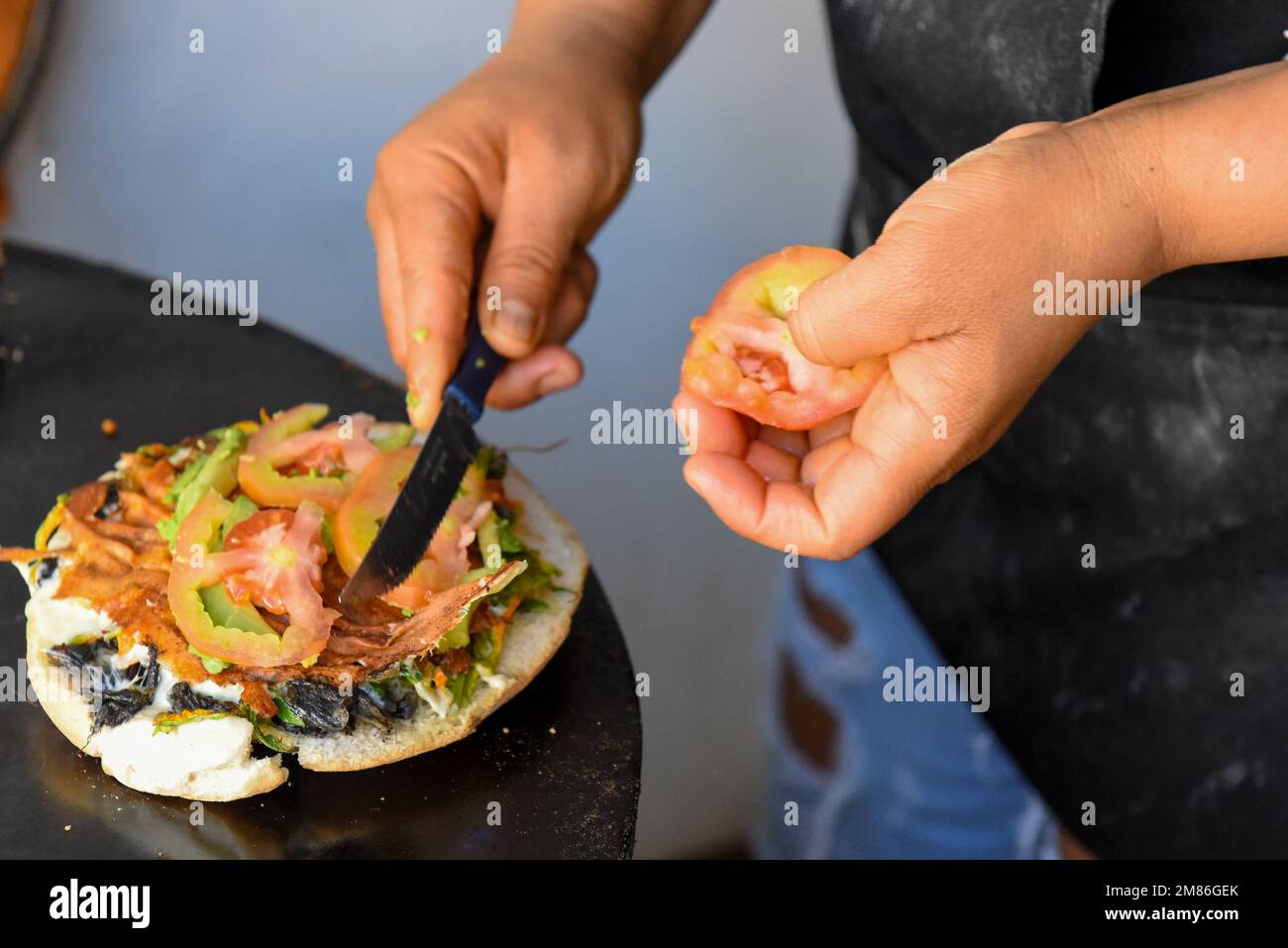Cuisine mexicaine de rue, sandwich mexicain à la torta, Oaxaca Mexique Banque D'Images