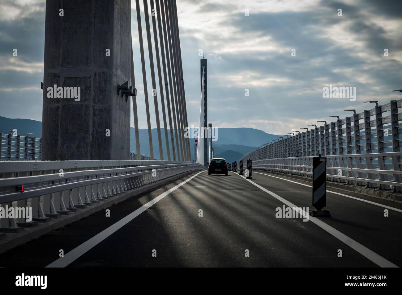 Pont routier suspendu de dubrovnik Banque de photographies et d’images