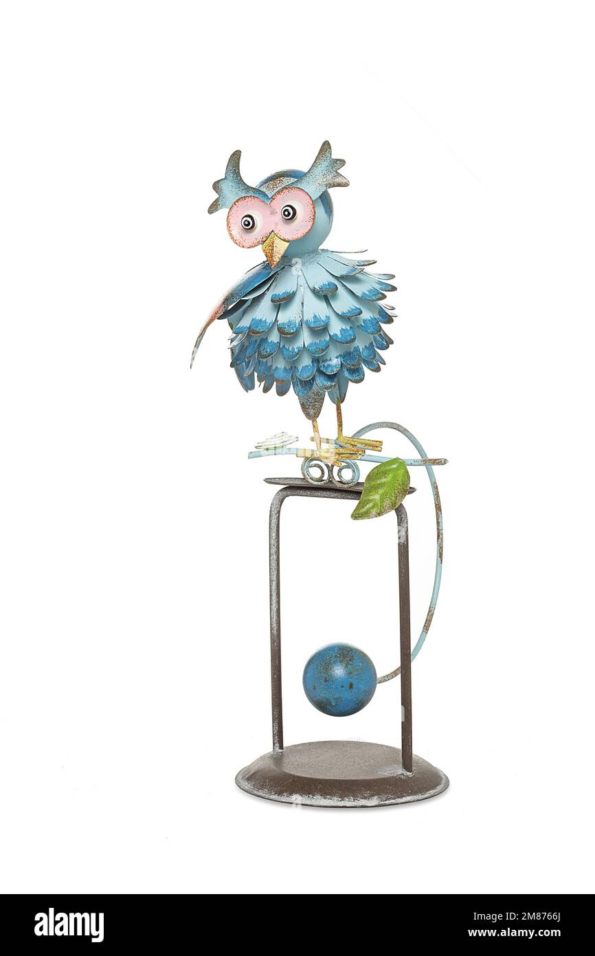 Gadgets en bois, gadgets en tissu et gadgets en céramique, de formes diverses. Arbre, porte-clés, nains, objets décoratifs, marionnettes, porte-bougie, antidérapant Banque D'Images