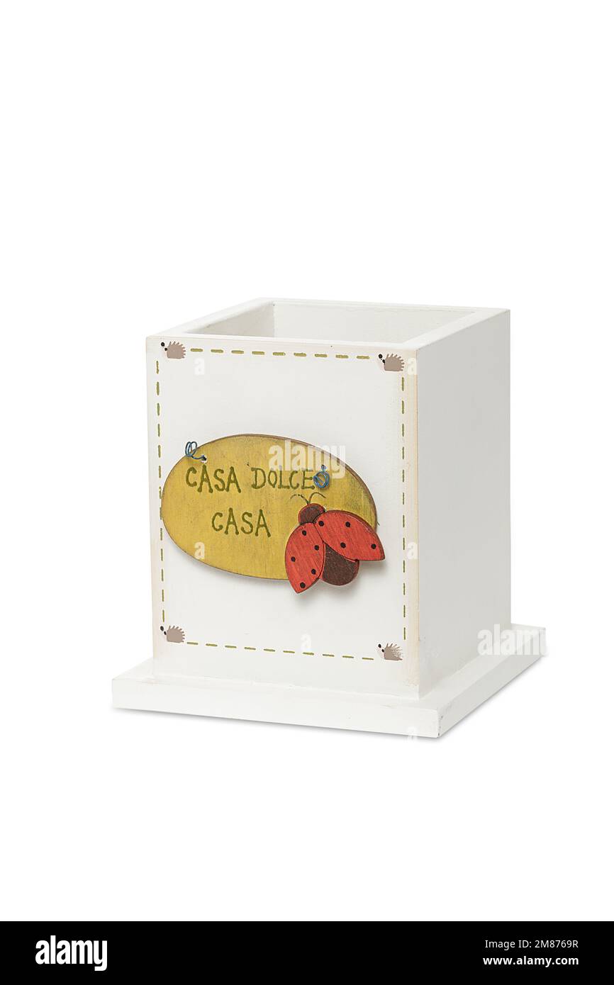 Gadgets en bois, gadgets en tissu et gadgets en céramique, de formes diverses. Arbre, porte-clés, nains, objets décoratifs, marionnettes, porte-bougie, antidérapant Banque D'Images