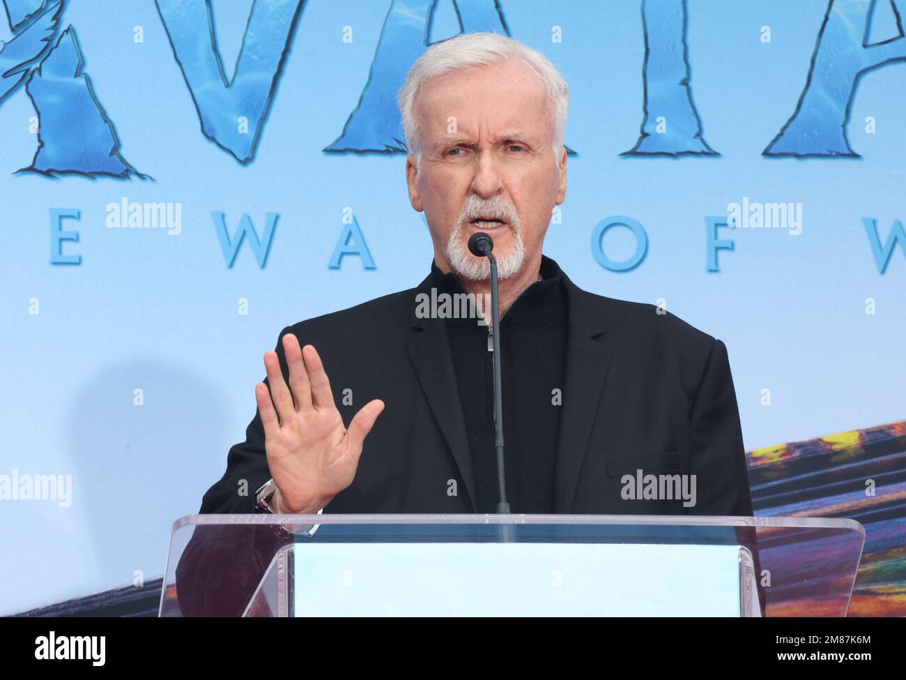 Hollywood, env. 12th janvier 2023. James Cameron à la cérémonie de la main et de l'empreinte de James Cameron et Jon Landau célébrant Avatar: The Way of Water au TCL Chinese Theatre à Hollywood, Californie sur 12 janvier 2023. Crédit : Faye Sadou/Media Punch/Alay Live News Banque D'Images