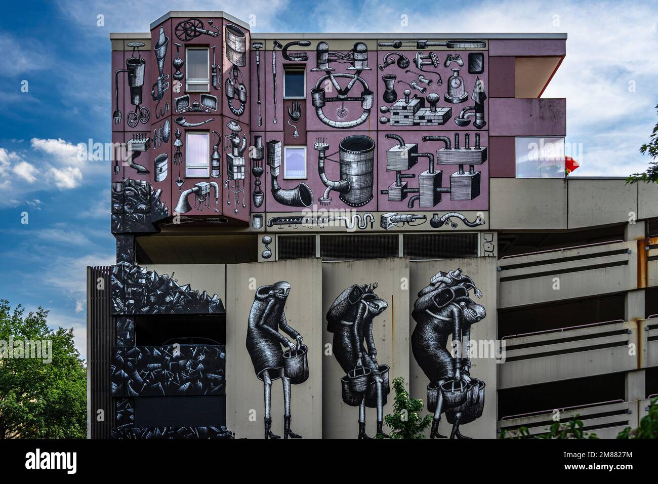 Immeuble résidentiel Brutaliste et parking sur Kirchbachstraße à Berlin Banque D'Images