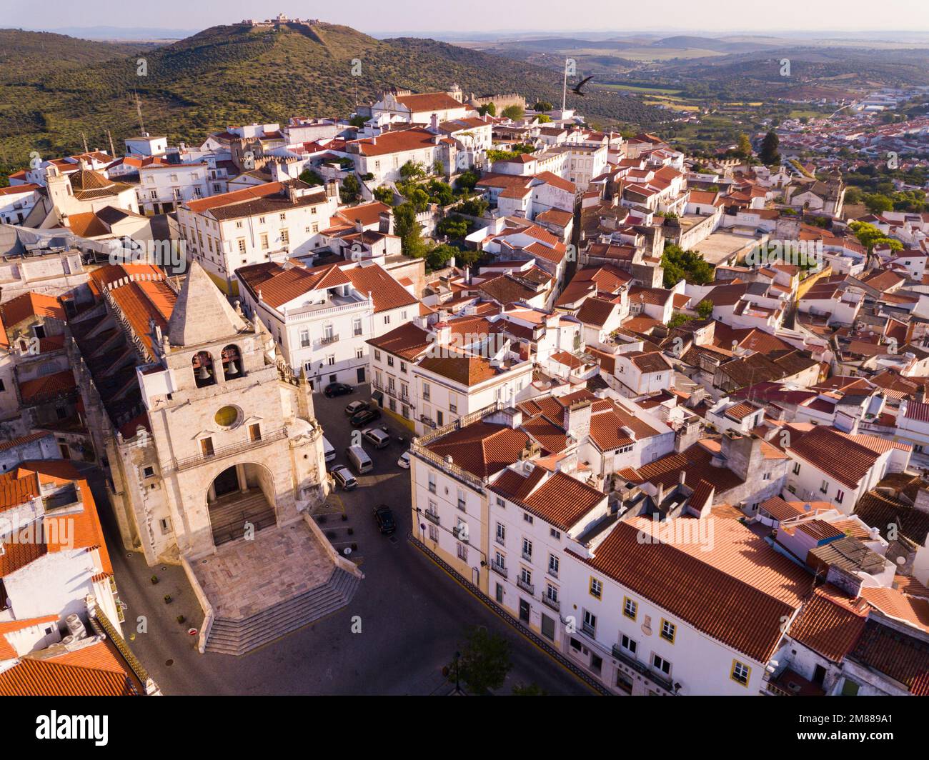 Vue panoramique aérienne d'Elvas sity avec la place principale et la cathédrale Banque D'Images