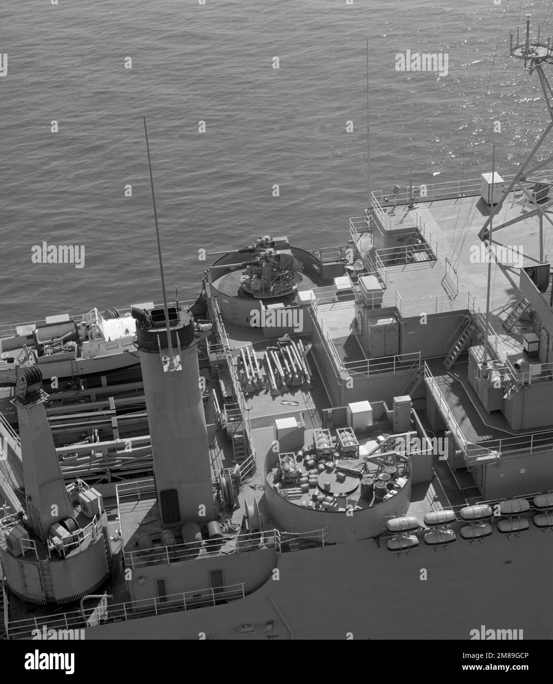 Une vue en hauteur sur le quai de transport amphibie USS Nashville (LPD-13). Pays: Chesapeake Bay Banque D'Images