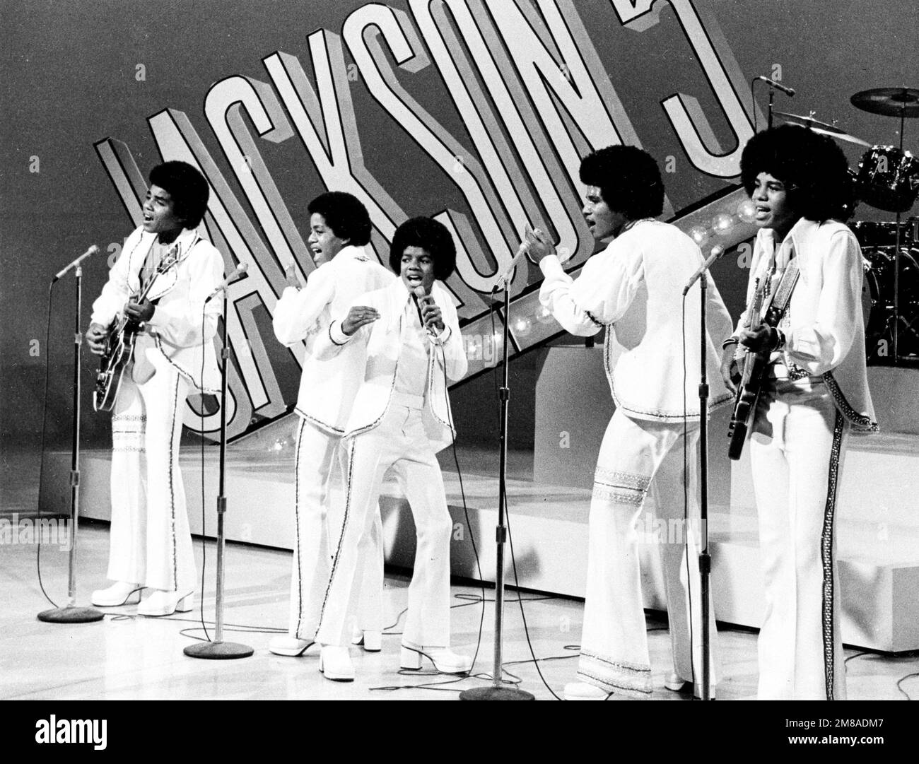 JERMAINE JACKSON, MICHAEL JACKSON, TITO JACKSON, MARLON JACKSON, JACKIE JACKSON ET JACKSON 5 DANS L'HEURE DE LA COMÉDIE SONNY ET CHER (1971), RÉALISÉ PAR ART FISHER. Crédit : Columbia Broadcasting System (CBS) / Album Banque D'Images