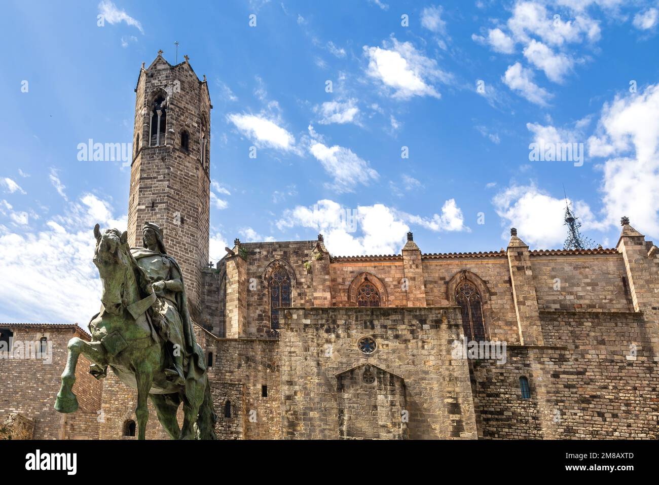 Ramon Berenguer III la Grande statue de Barcelone, Espagne. Situé sur la Plaça Ramon Berenguer el Gran, le monument est une réplique d'une ancienne statue. Banque D'Images