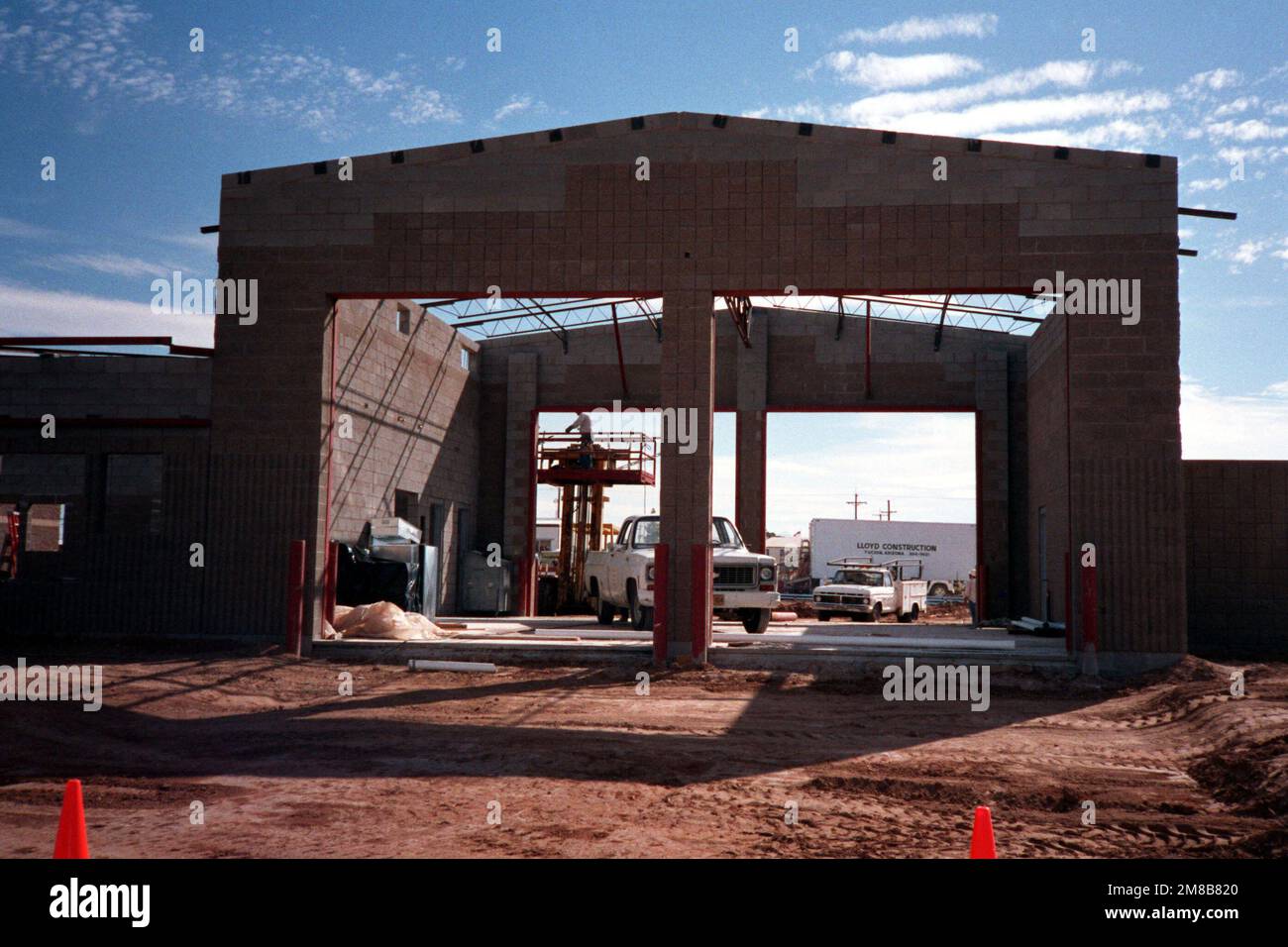 Vue sur l'annexe de la caserne de pompiers en construction. Base:  Davis-Monthan Air Force base État: Arizona (AZ) pays: Etats-Unis d'Amérique  (USA Photo Stock - Alamy