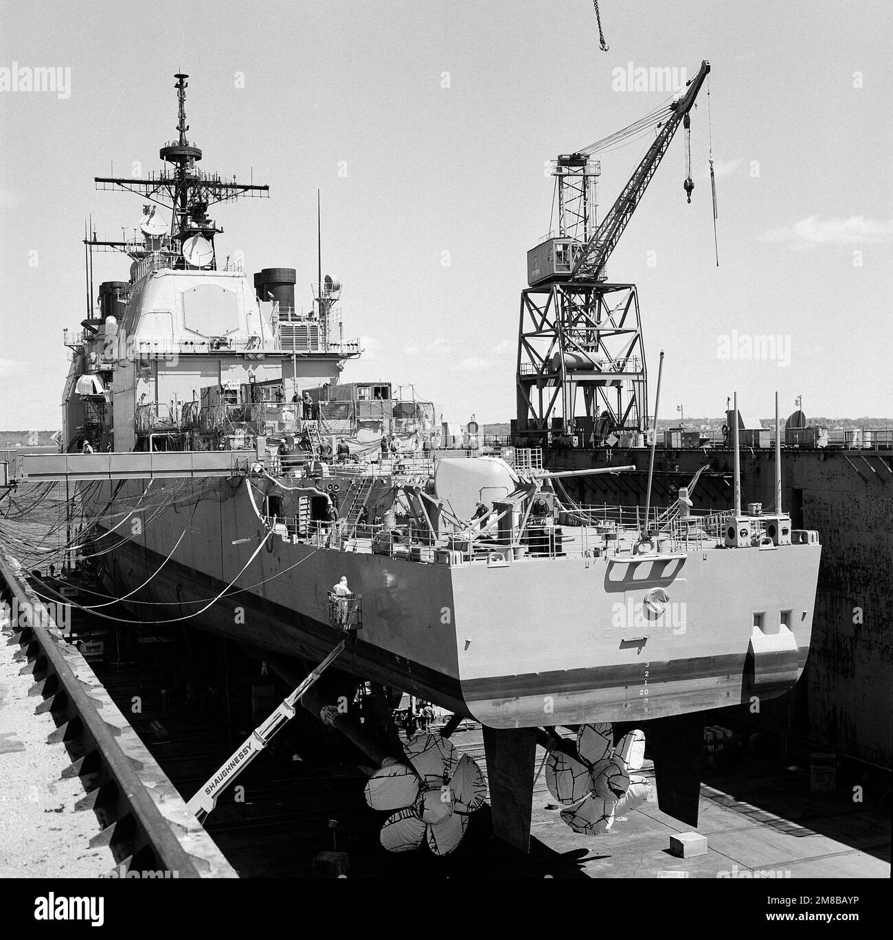 Une vue en tribord du bateau-fusée guidé NORMANDY (CG-60) à 90 pour cent de la construction. Base: Bath État: Maine (ME) pays: Etats-Unis d'Amérique (USA) Banque D'Images