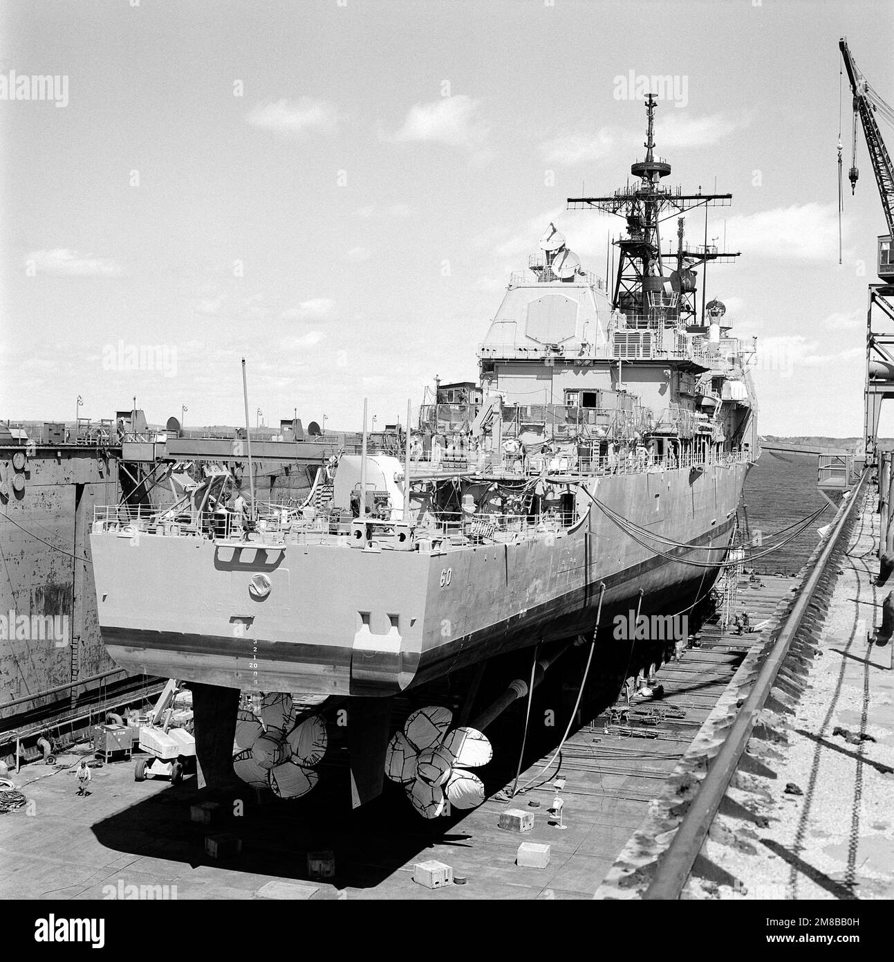 Une vue en tribord du bateau-fusée guidé NORMANDY (CG-60) à 90 pour cent de la construction. Base: Bath État: Maine (ME) pays: Etats-Unis d'Amérique (USA) Banque D'Images