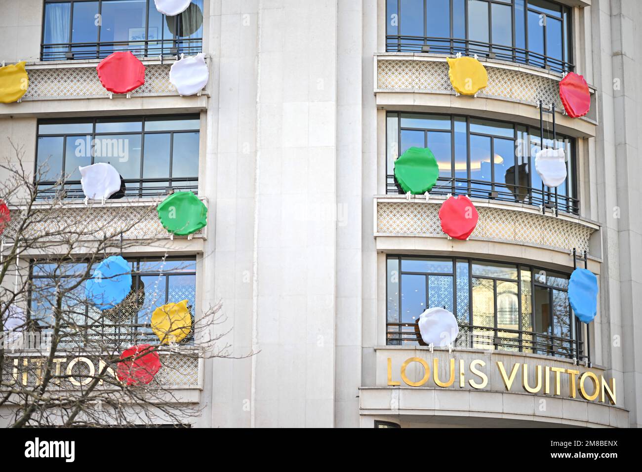 paris-france-13-01-2023-suite-d-autres-activations-importantes