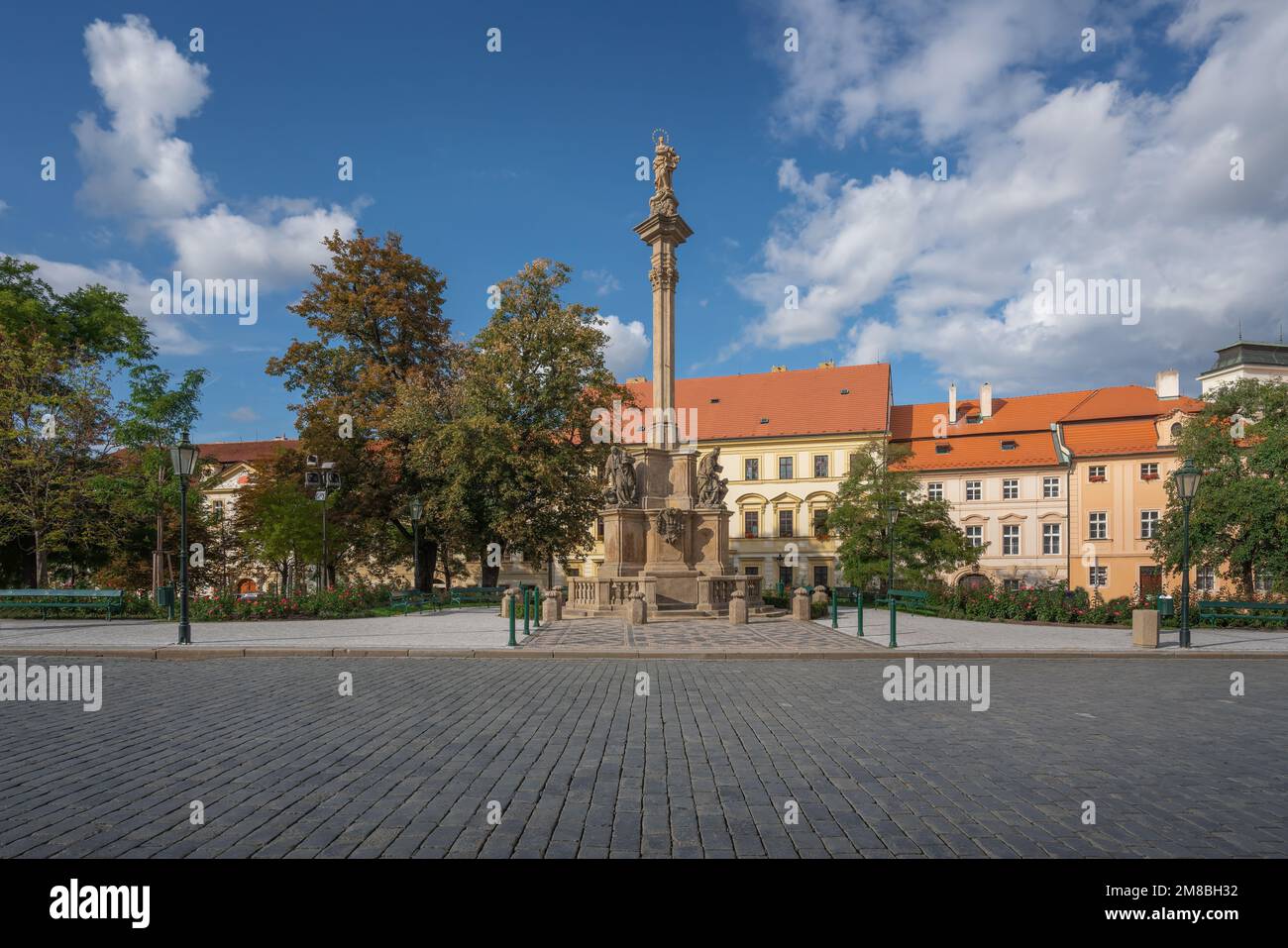 La colonne Marian Plague de la place Hradcany créée par Ferdinand Maxmilian Brokoff en 1731 - Prague, République Tchèque Banque D'Images